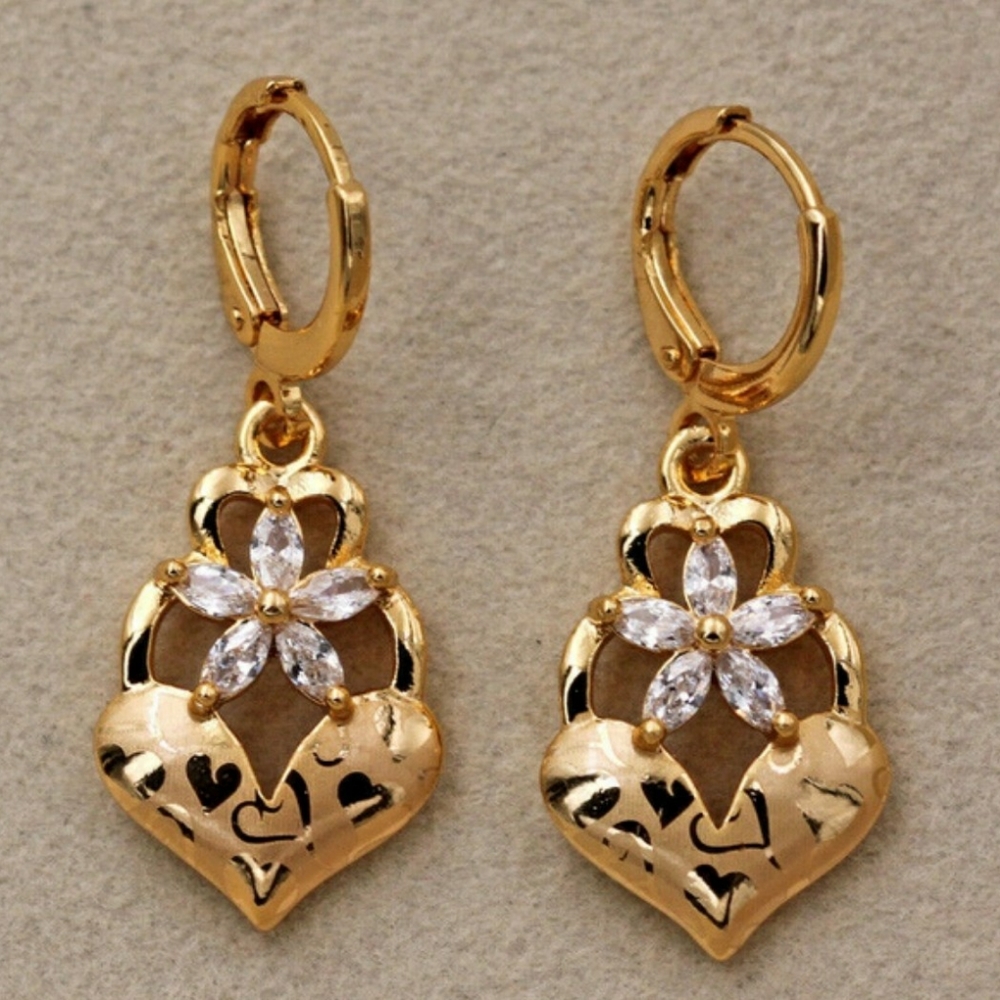 💎18k Gold Filled White Topaz Laser Cut Heart Dangle Earrings